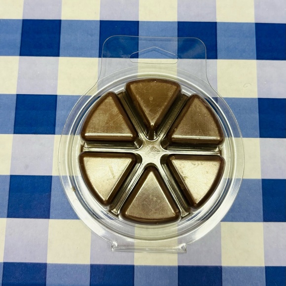 Bath and Body Works Wax Melts Hot Cocoa & Cream - Picture 3 of 5